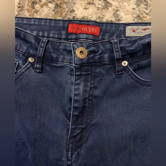 Women’s Guess jeans - Picture 2 of 4